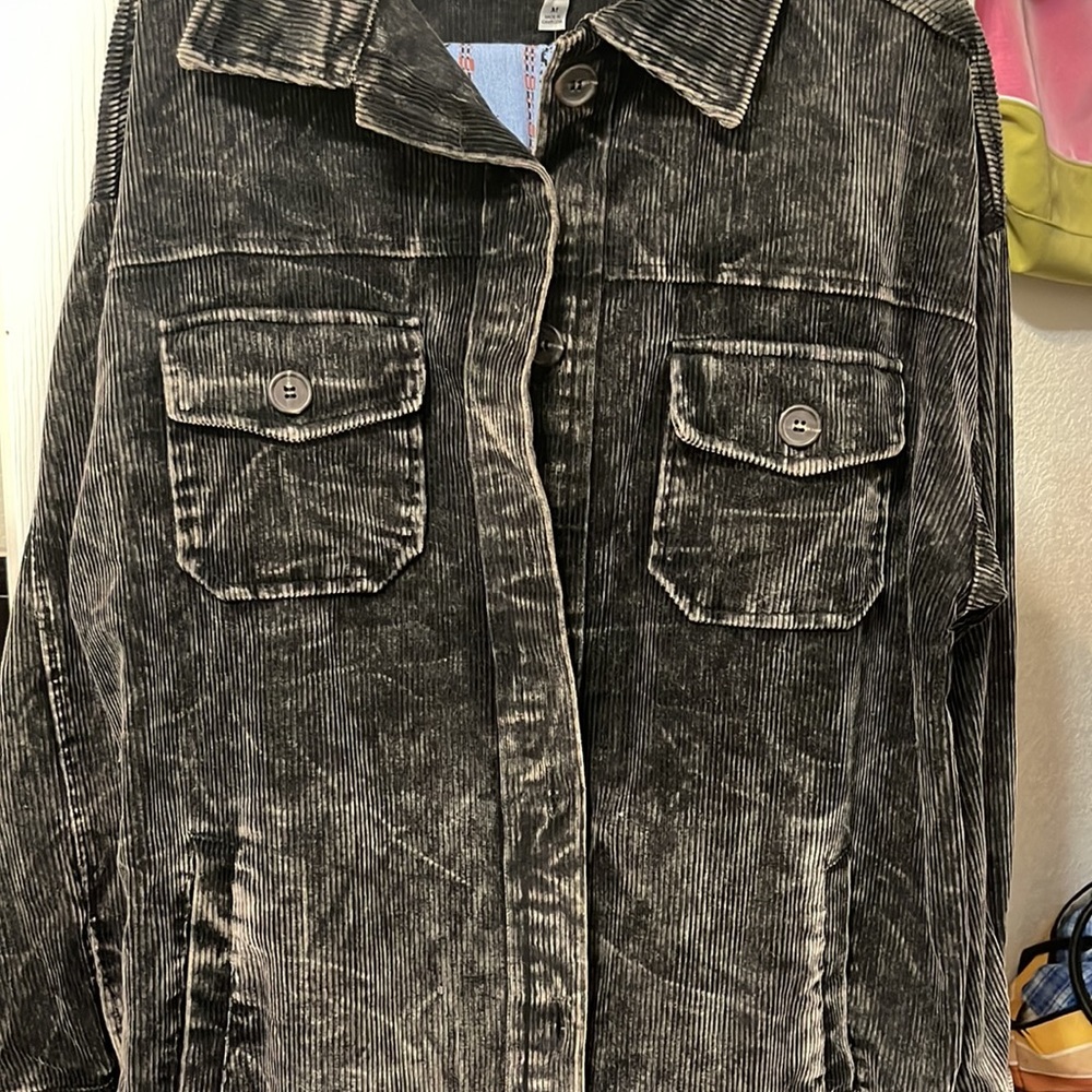 Oversized corduroy mineral washed black Shacket. Has pockets! Very soft.